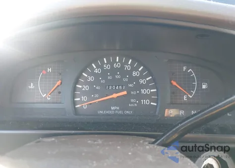 2000 Toyota Tacoma из США, поврежденный, VIN 4TAVL52N7YZ661398